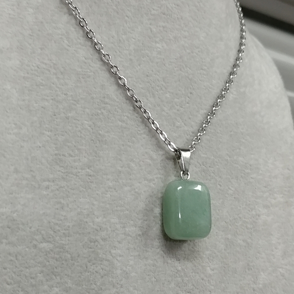 Green Aventurine Necklace Natural Gemstone Crystal Pendant Stainless-Steel Chain - Picture 9 of 13